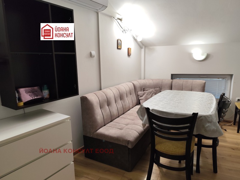 Продава 3-СТАЕН, гр. Плевен, Идеален център, снимка 3 - Апартаменти - 52332189