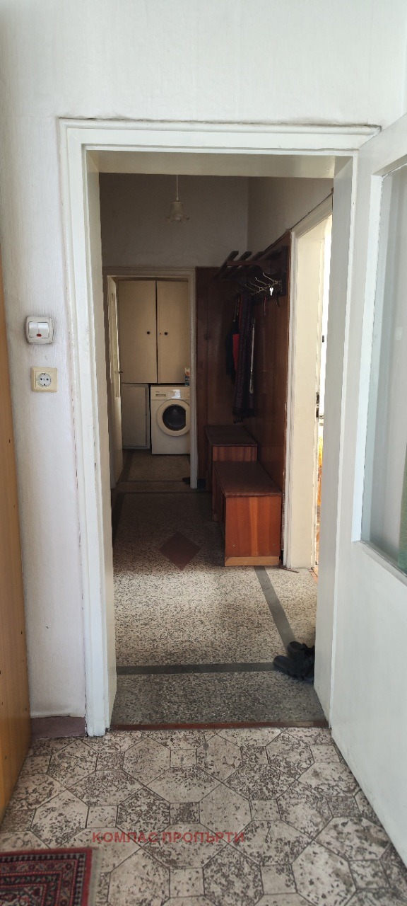 Продава ЕТАЖ ОТ КЪЩА, гр. Пловдив, Център, снимка 8 - Етаж от къща - 52935963