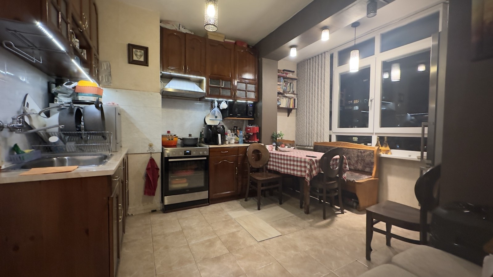 Продава 3-СТАЕН, гр. София, Изток, снимка 2 - Апартаменти - 53729622