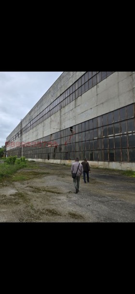 Industrial building Debelets, region Veliko Tarnovo 10