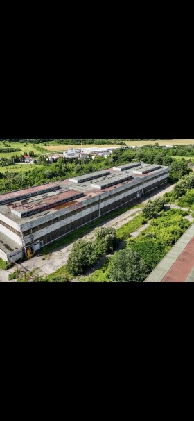 Industrial building Debelets, region Veliko Tarnovo 2