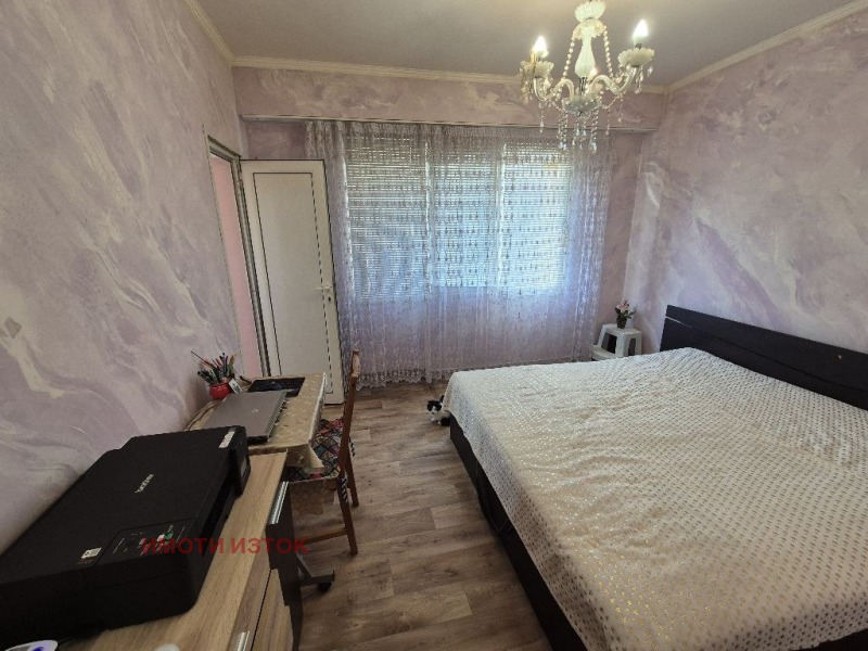 Продава  2-стаен град Перник , Изток , 76 кв.м | 60357219 - изображение [9]
