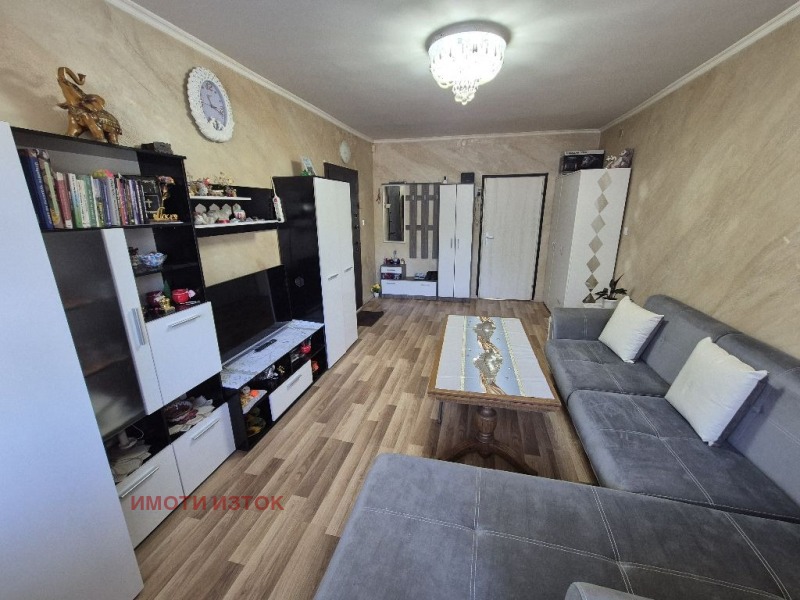 Продава  2-стаен град Перник , Изток , 76 кв.м | 60357219 - изображение [12]