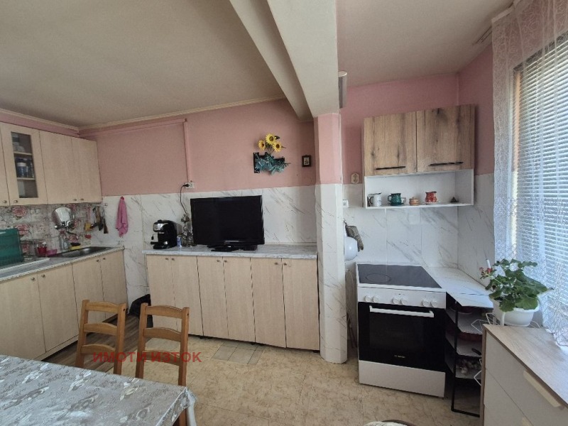 Продава  2-стаен град Перник , Изток , 76 кв.м | 60357219 - изображение [6]