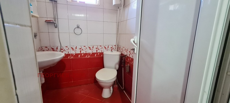 Till salu  Hus region Veliko Tarnovo , Parvomaici , 130 kvm | 15845461 - bild [6]