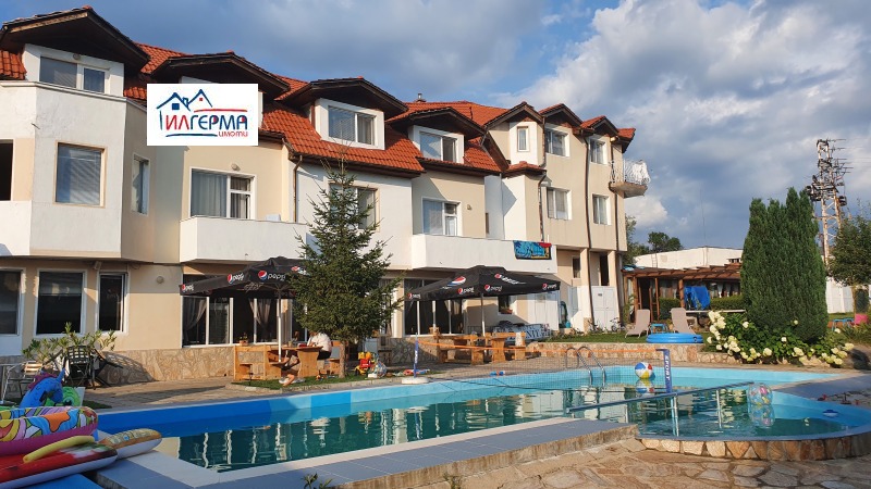 Продава  Къща област Благоевград , с. Сатовча , 439 кв.м | 64940090 - изображение [2]