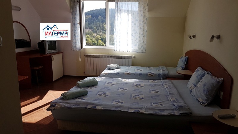 Продава  Къща област Благоевград , с. Сатовча , 439 кв.м | 64940090 - изображение [12]