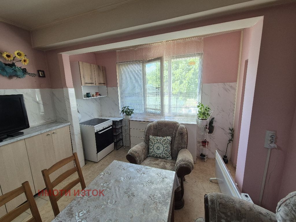 Продава 2-СТАЕН, гр. Перник, Изток, снимка 2 - Апартаменти - 51784058