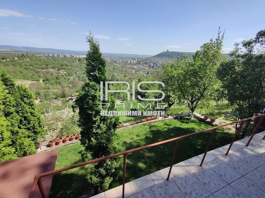 Продава ВИЛА, гр. Шумен, м-т Чашка, снимка 16 - Вили - 55122645