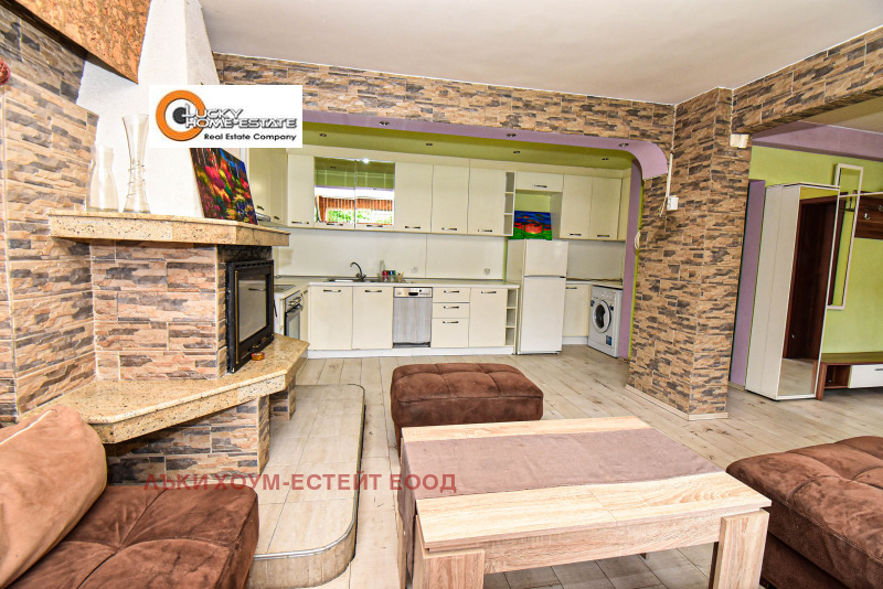 Na sprzedaż  1 sypialnia Sofia , Orlandowci , 74 mkw | 47714310 - obraz [2]