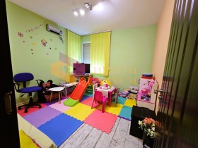 2 Schlafzimmer Pobeda, Warna 8