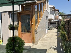 Piano della casa Proslav, Plovdiv 1