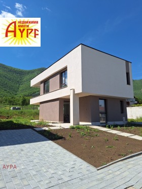 Hus Centar, Vraca 3
