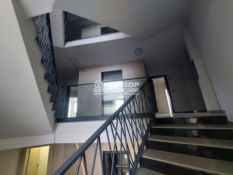 Продава 2-СТАЕН, гр. Пловдив, Остромила, снимка 2 - Апартаменти - 52935832