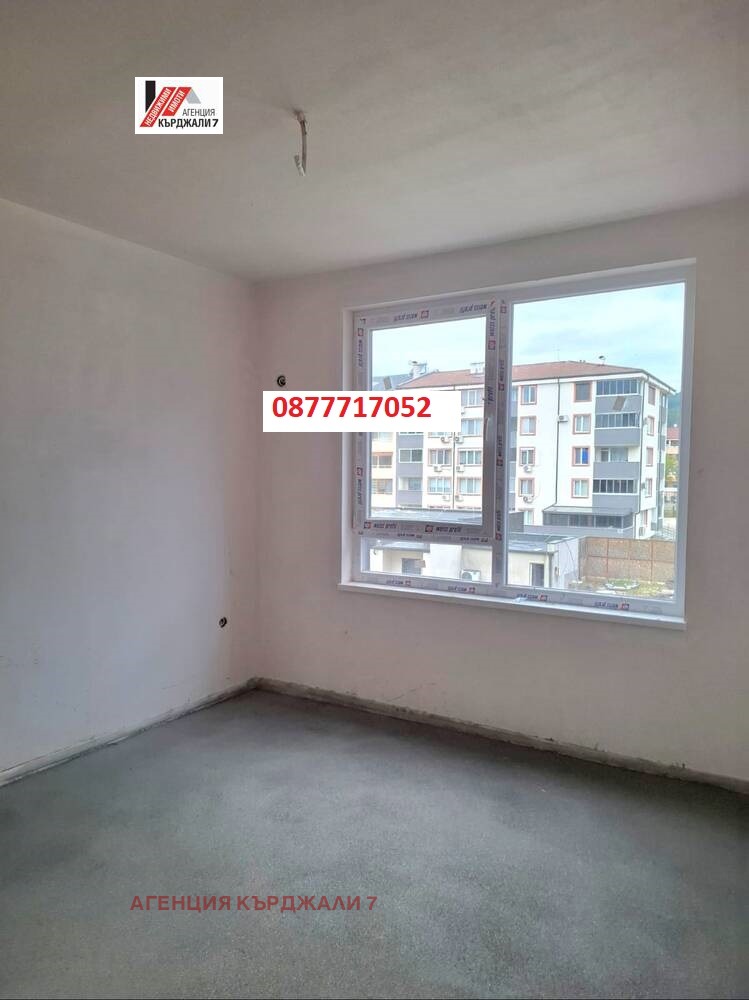 Продава 2-СТАЕН, гр. Кърджали, Възрожденци, снимка 2 - Апартаменти - 53909146