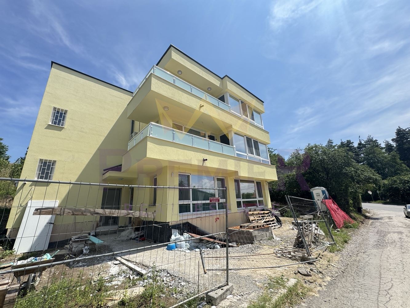 Продава КЪЩА, гр. София, с. Бистрица