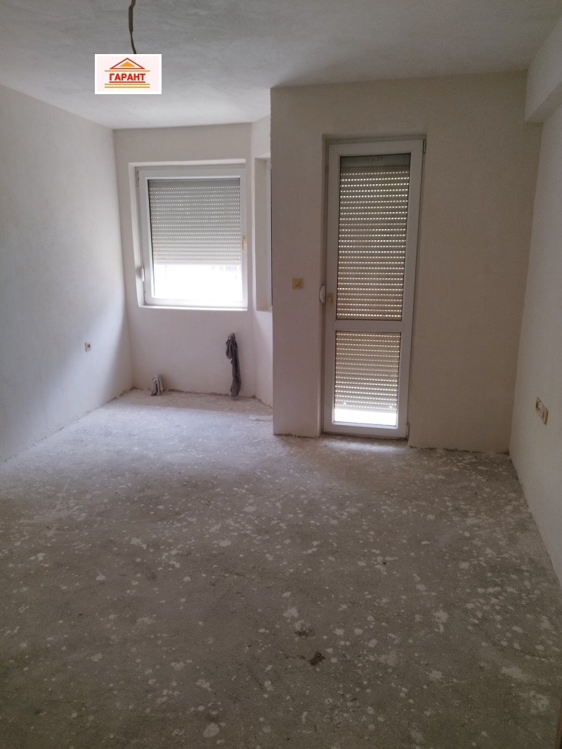Продава  3-стаен град Плевен , Идеален център , 100 кв.м | 62740902 - изображение [2]