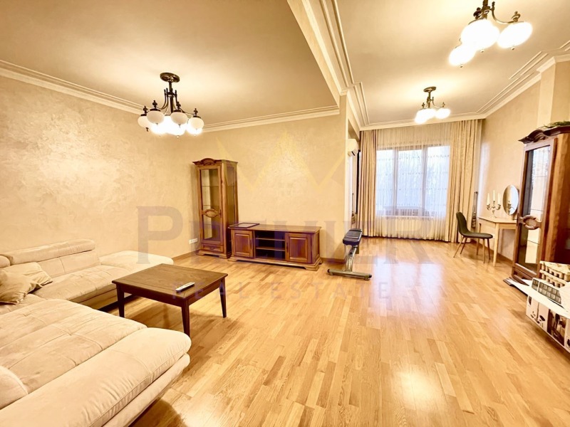 Продава МНОГОСТАЕН в град Варна, м-т Ален мак - 285 кв.м / 355 000 € » 694 319.65 лв., ИМОТИ ПРЕМИЕР