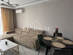 1 Schlafzimmer k.k. Sw.Sw. Konstantin i Elena, Warna