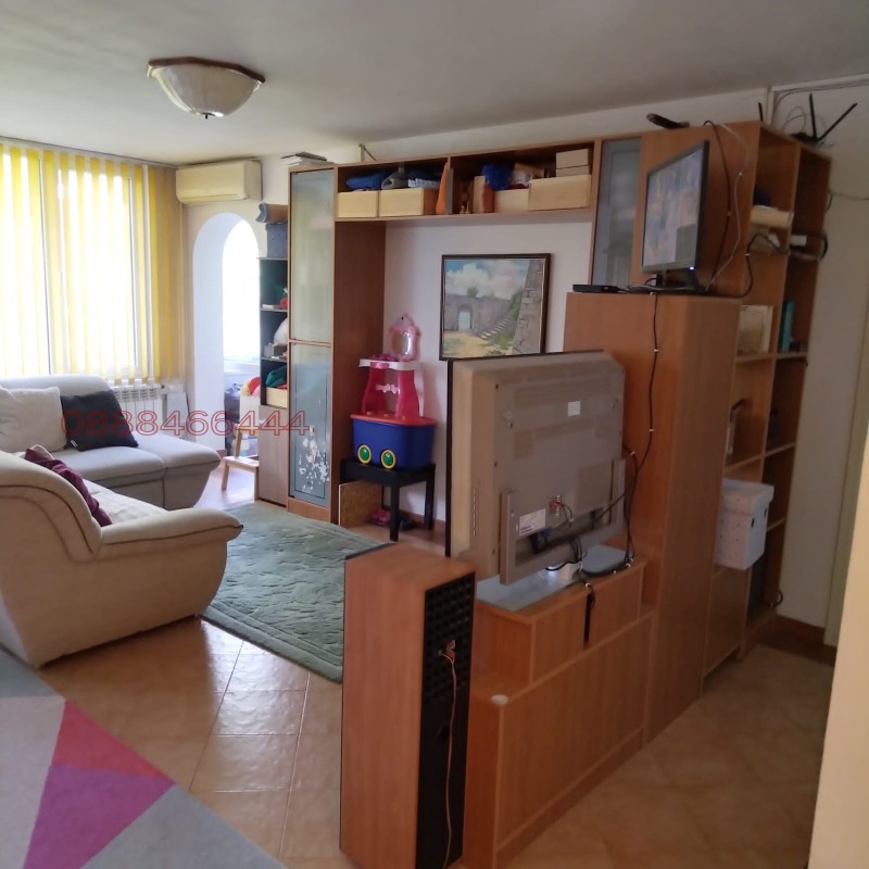 Продава 3-СТАЕН, гр. София, Дианабад, снимка 2 - Апартаменти - 53083490