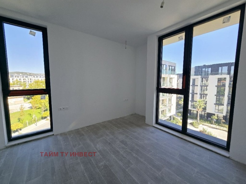 Продава  4-стаен град Варна , к.к. Св.Св. Константин и Елена , 141 кв.м | 96988103 - изображение [5]