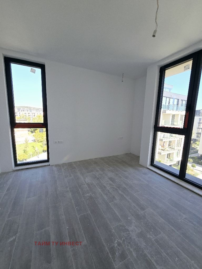 Продава  4-стаен град Варна , к.к. Св.Св. Константин и Елена , 141 кв.м | 96988103 - изображение [4]