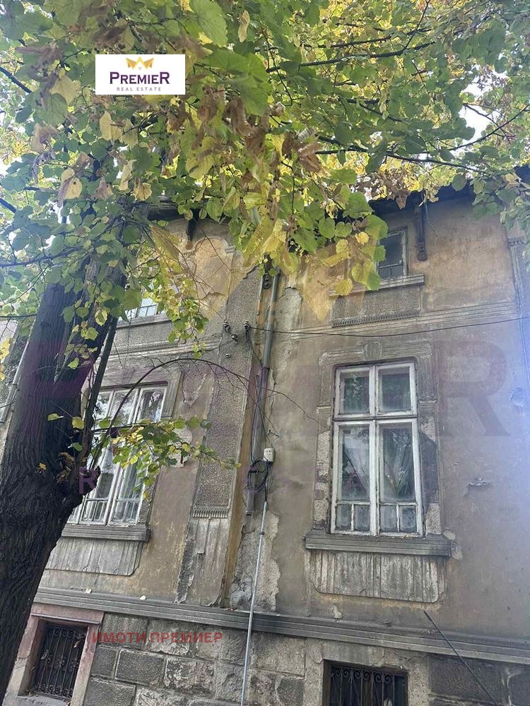 Продава КЪЩА, гр. Варна, Център