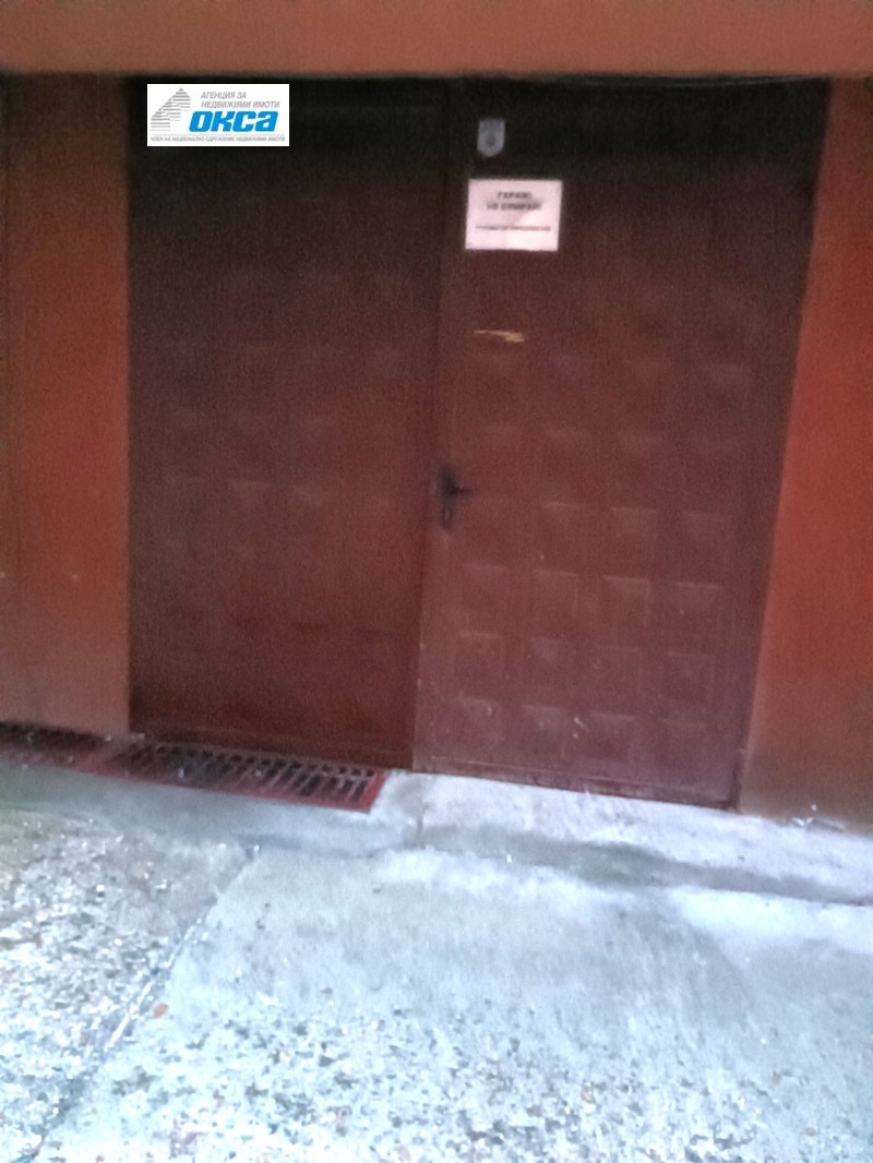 Na sprzedaż  Garaż Plewen , Idealen centar , 16 mkw | 98640327