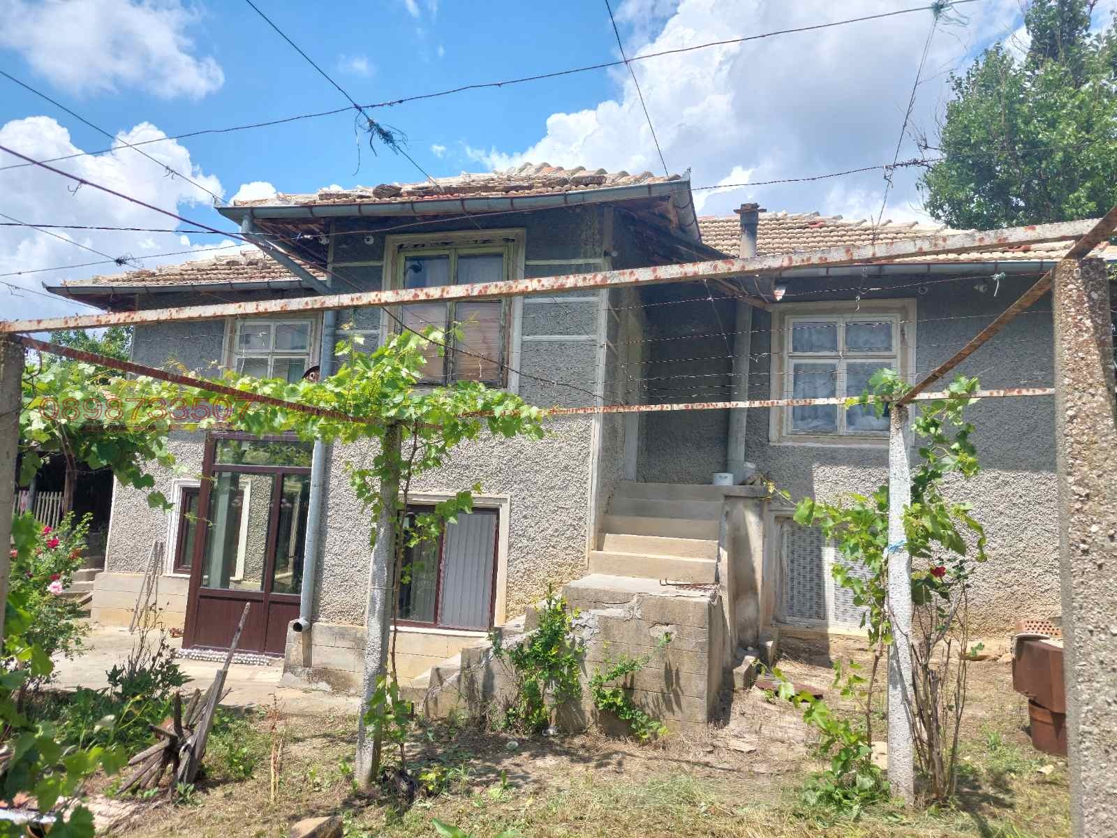 Продава КЪЩА, с. Бял бряг, област Шумен