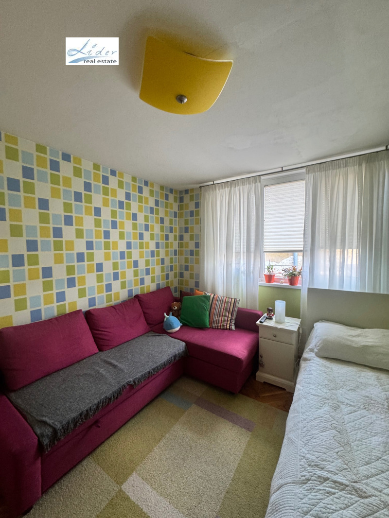 De vânzare  3 dormitoare Sofia , Țentâr , 117 mp | 32421267 - imagine [14]