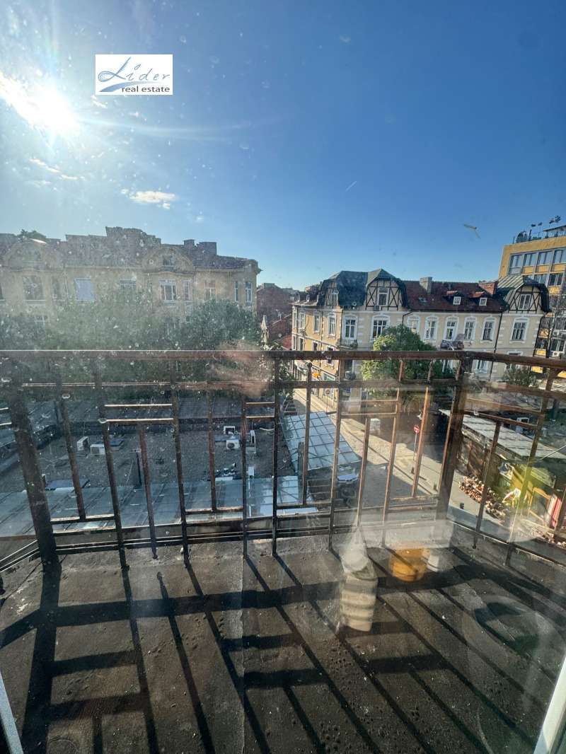 De vânzare  3 dormitoare Sofia , Țentâr , 117 mp | 32421267 - imagine [12]