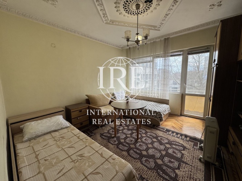 Продава 4-СТАЕН, град Добрич, Център • 110000 € / 215141.30 лв. • 25383024 1