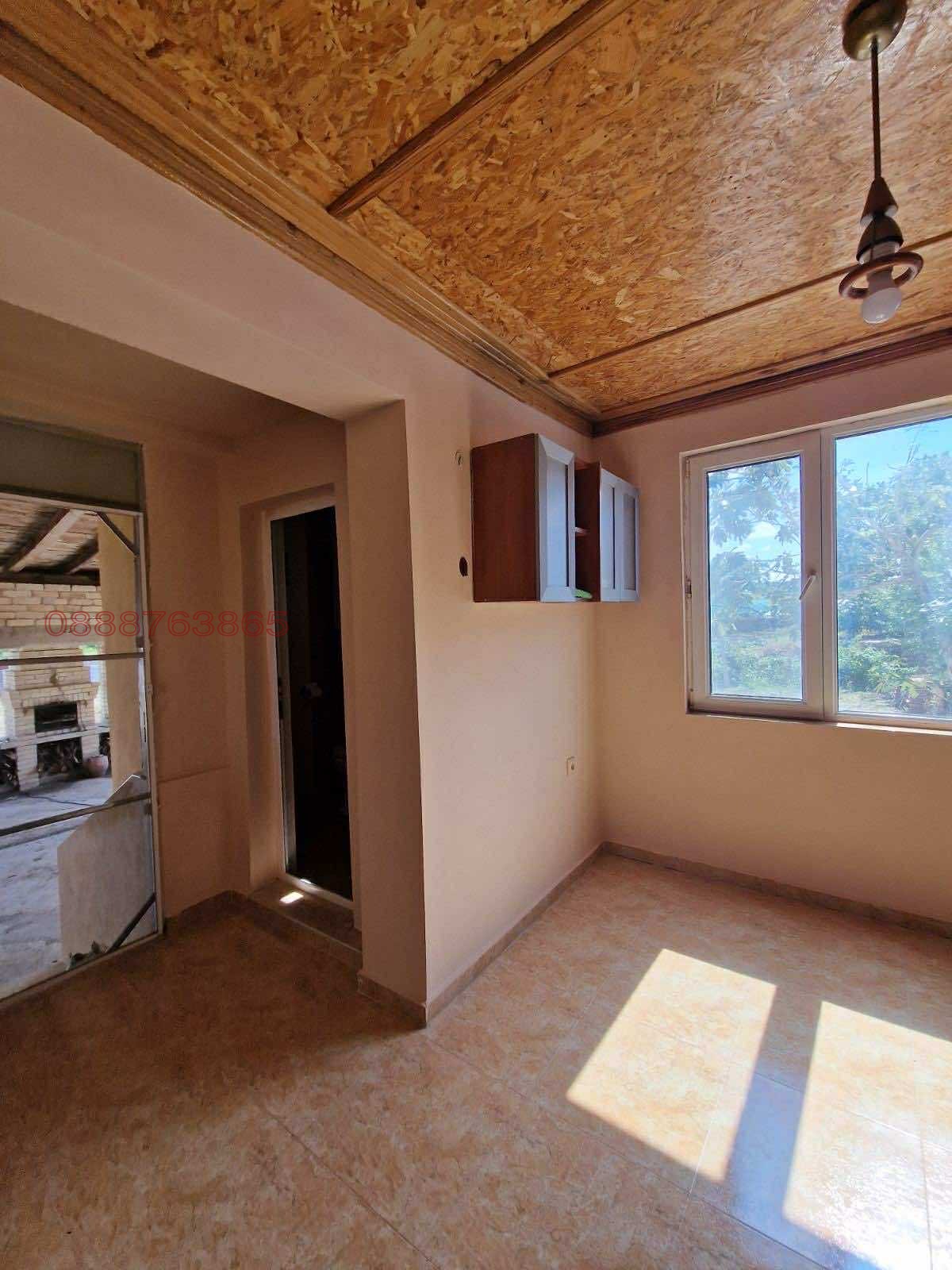 Продава КЪЩА, гр. Айтос, област Бургас, снимка 3 - Къщи - 54076898