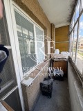 Продава 4-СТАЕН, град Добрич, Център • 110000 € / 215141.30 лв. • 25383024 11