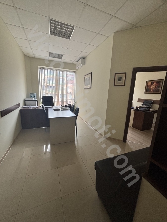 Продава ОФИС, гр. Велико Търново, Център, снимка 7 - Офиси - 54287795
