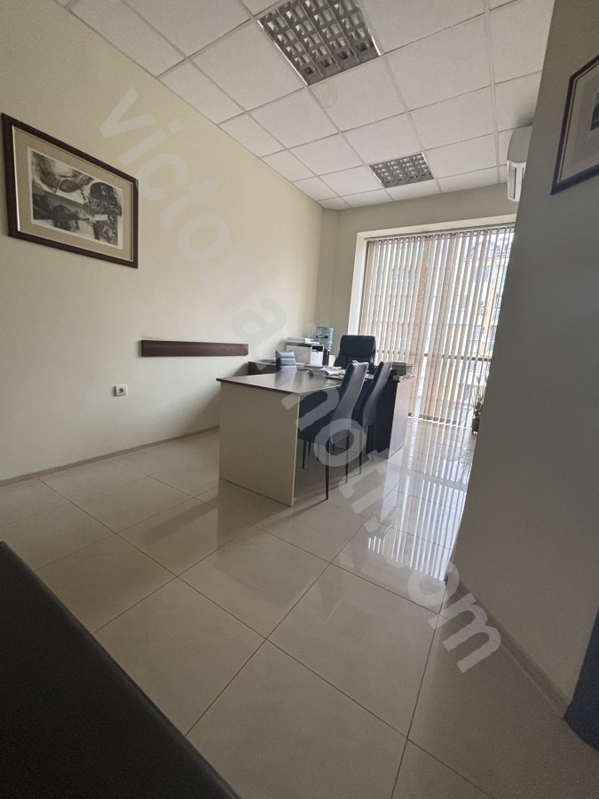 Продава ОФИС, гр. Велико Търново, Център, снимка 4 - Офиси - 54287795