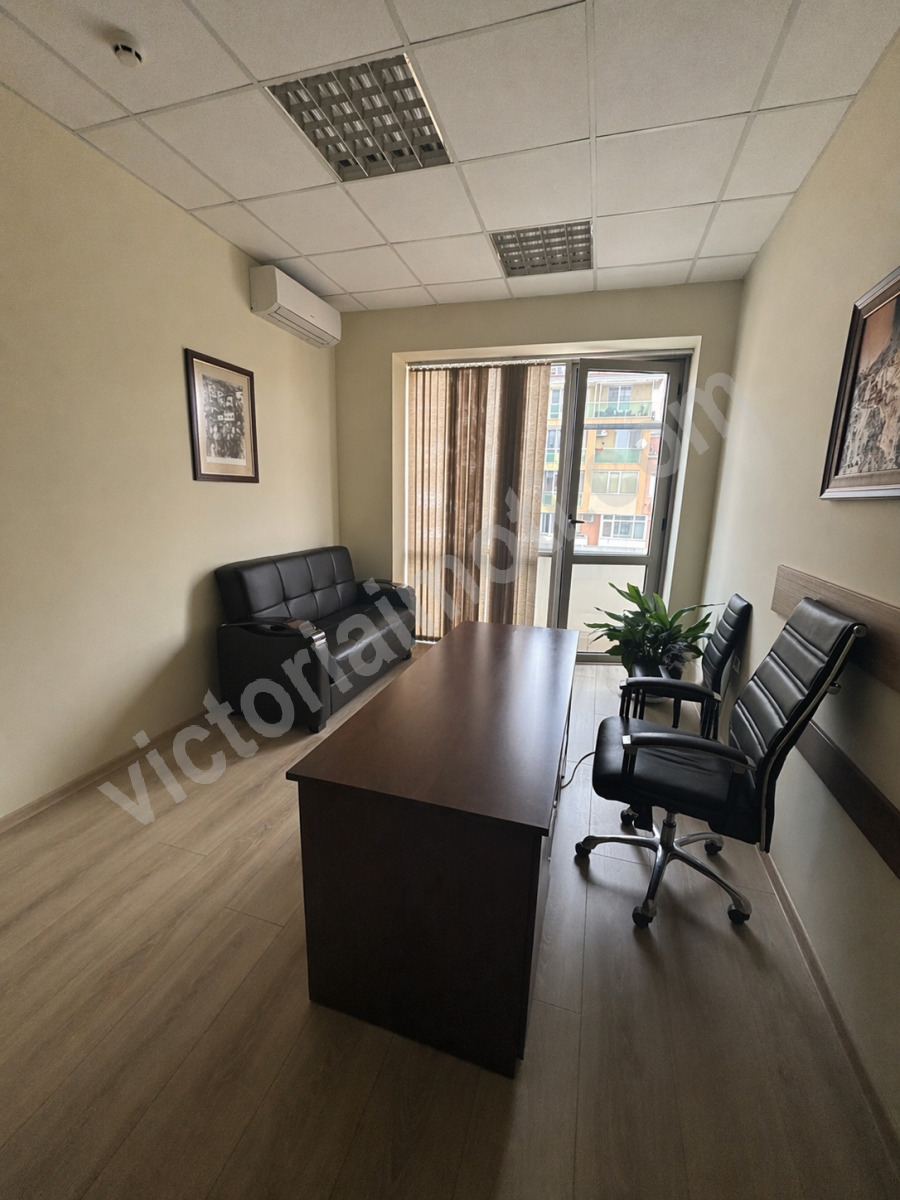 Продава ОФИС, гр. Велико Търново, Център