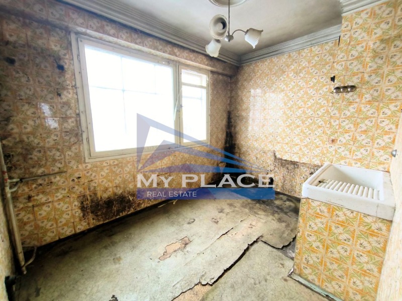 Продава 3-СТАЕН, гр. Шумен, Добруджански, снимка 6 - Апартаменти - 53209660