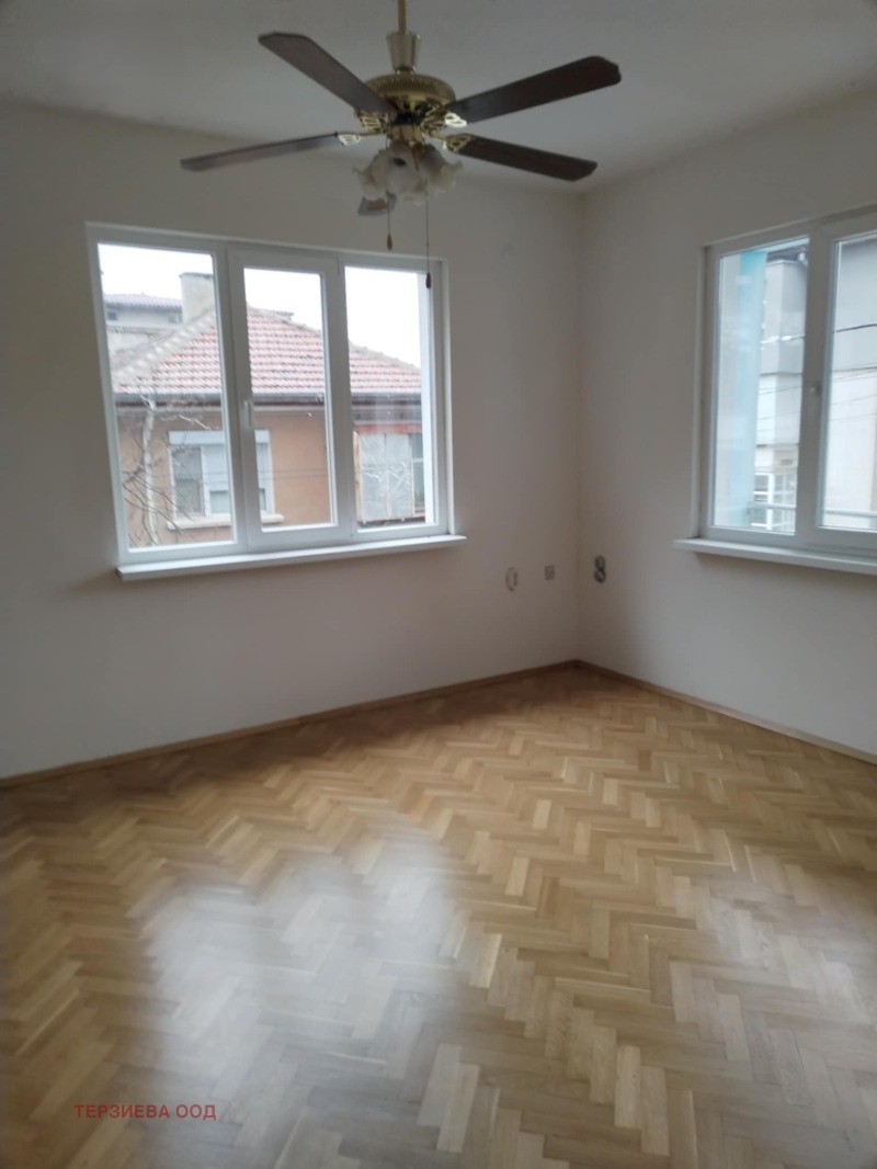 Продава ЕТАЖ ОТ КЪЩА, гр. Стара Загора, Аязмото, снимка 8 - Етаж от къща - 53413420