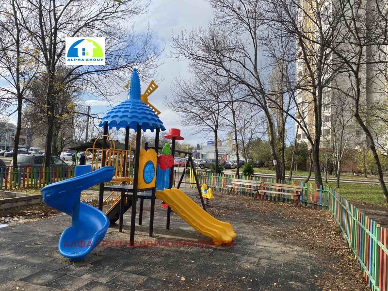 Продава 2-СТАЕН, гр. София, Света Троица