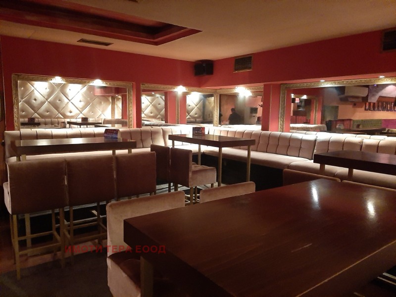 Продава ЗАВЕДЕНИЕ, град Варна, Център • 240000 € / 469399.20 лв. • 45179433 1