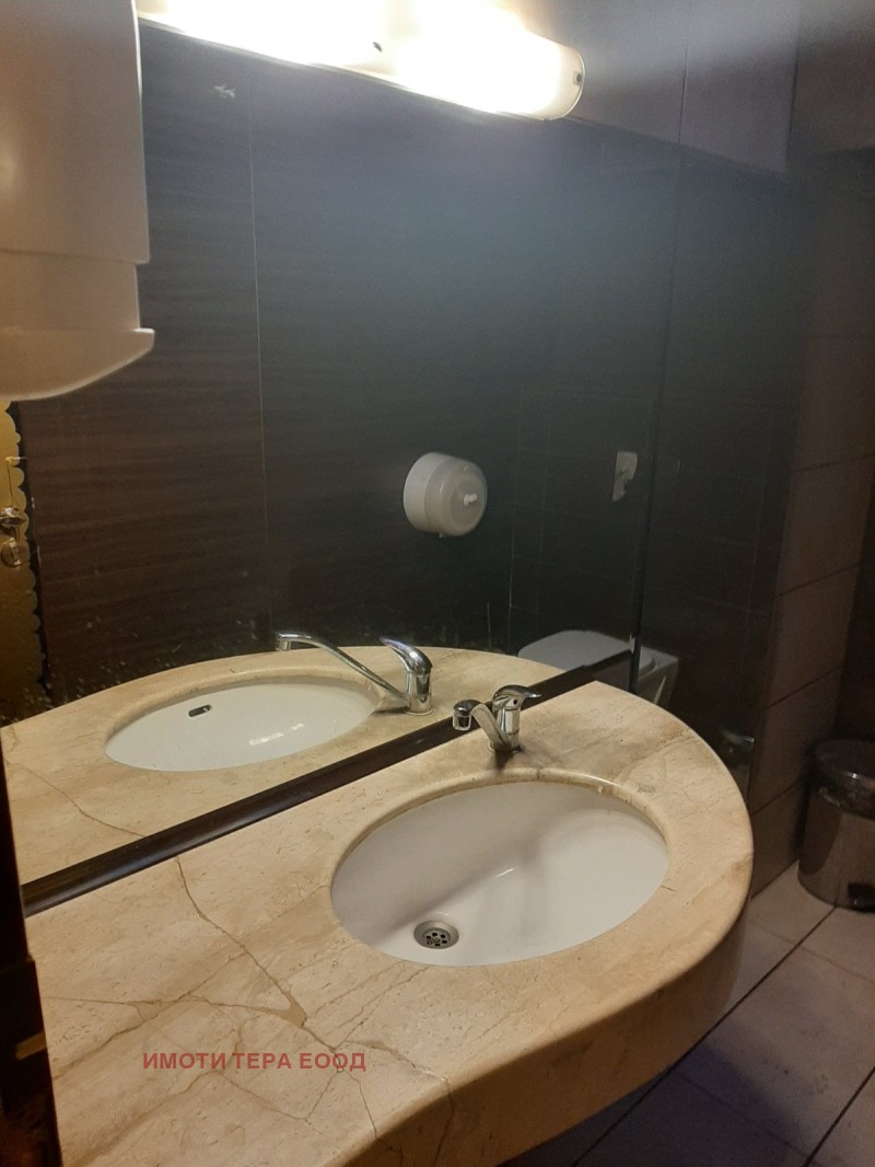 Продава ЗАВЕДЕНИЕ, гр. Варна, Център, снимка 7 - Заведения - 52584396