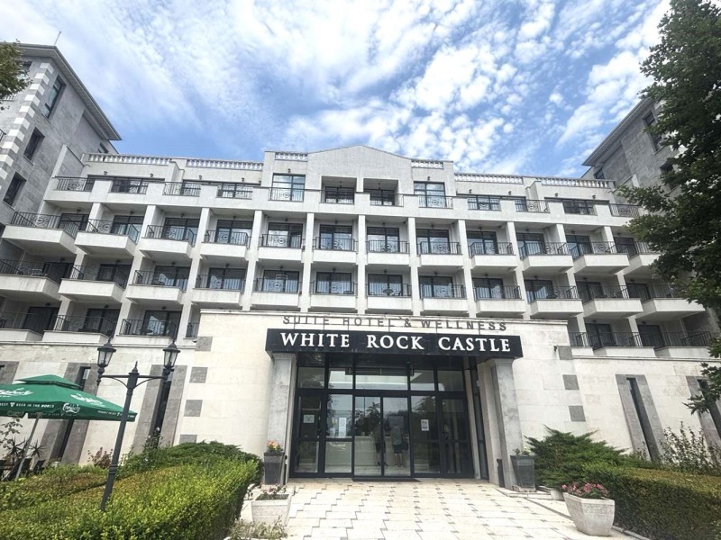 Продава ХОТЕЛ в област Добрич, гр. Балчик - 4308 кв.м / 5 500 000 € » 10 757 065.00 лв., РЕАЛБГ-1
