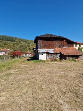 House Apriltsi, region Lovech 4