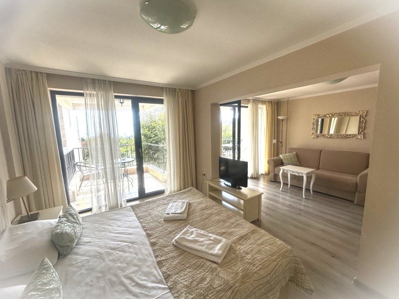 En venta  Hotel región Dóbrich , Balchik , 4308 metros cuadrados | 29745384 - imagen [8]