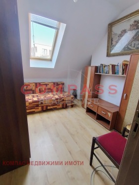 1 chambre Kolhozen pazar, Varna 1