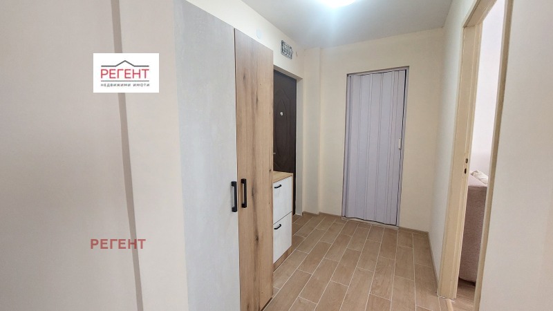 Myytävänä  Studio Gabrovo , Mladost , 41 neliömetriä | 79193566 - kuva [8]