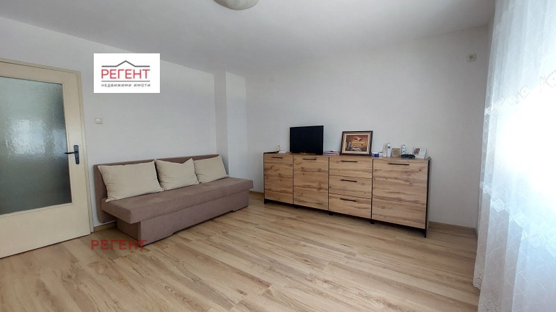 Myytävänä  Studio Gabrovo , Mladost , 41 neliömetriä | 79193566 - kuva [3]