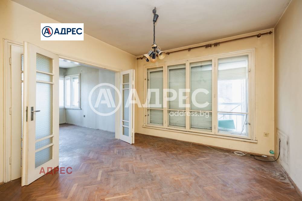 Продава МНОГОСТАЕН, гр. Варна, Център, снимка 2 - Апартаменти - 56605410