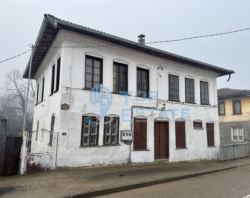 Продава КЪЩА, гр. Елена, област Велико Търново